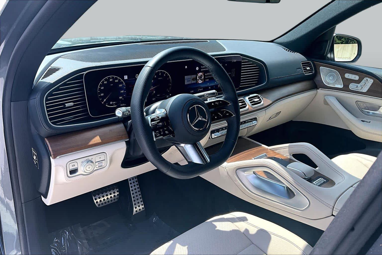Used 2024 Selenite Grey Metallic Mercedes-Benz GLS 450 image 18