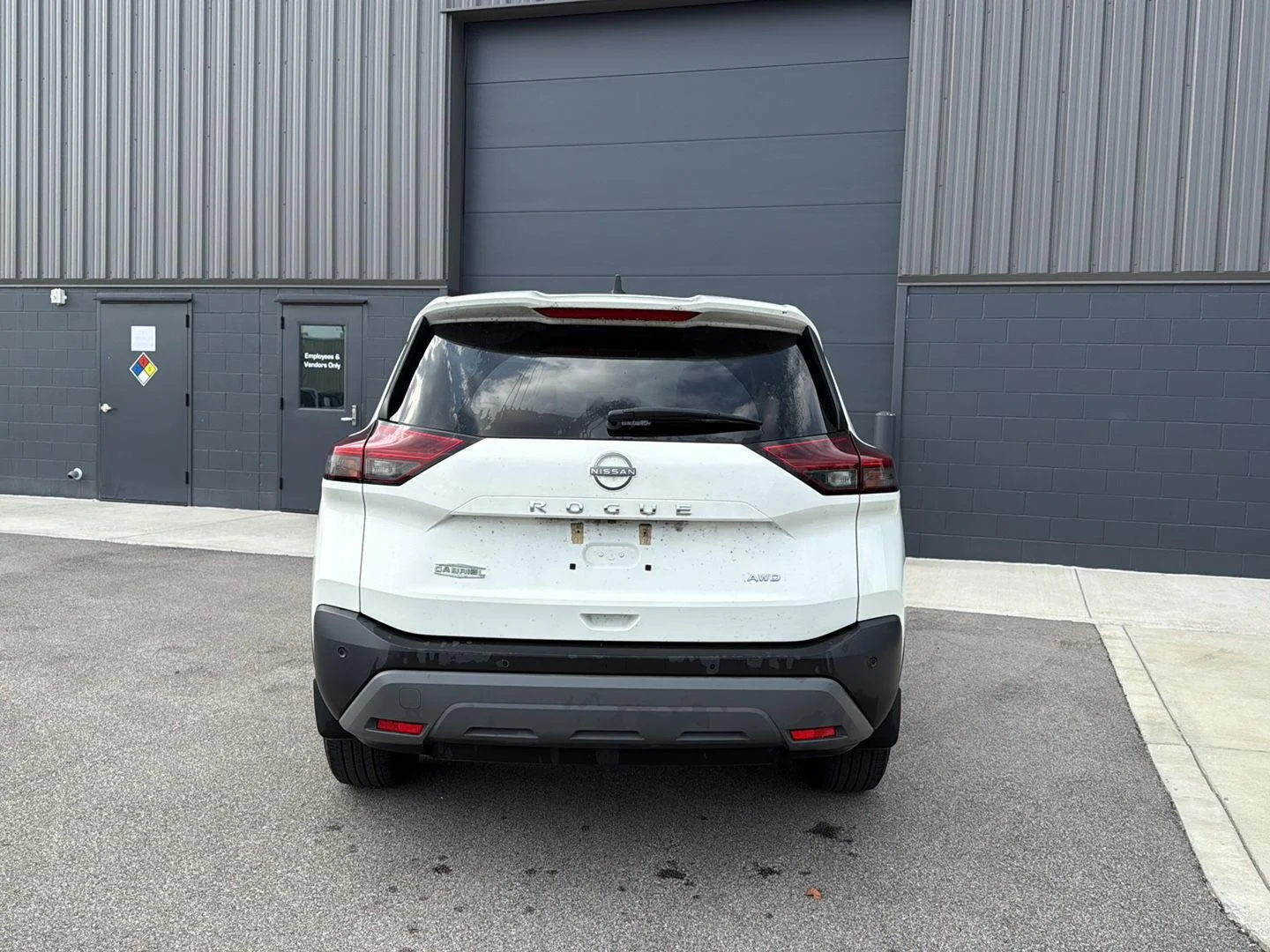 Used 2023  Nissan S image 4