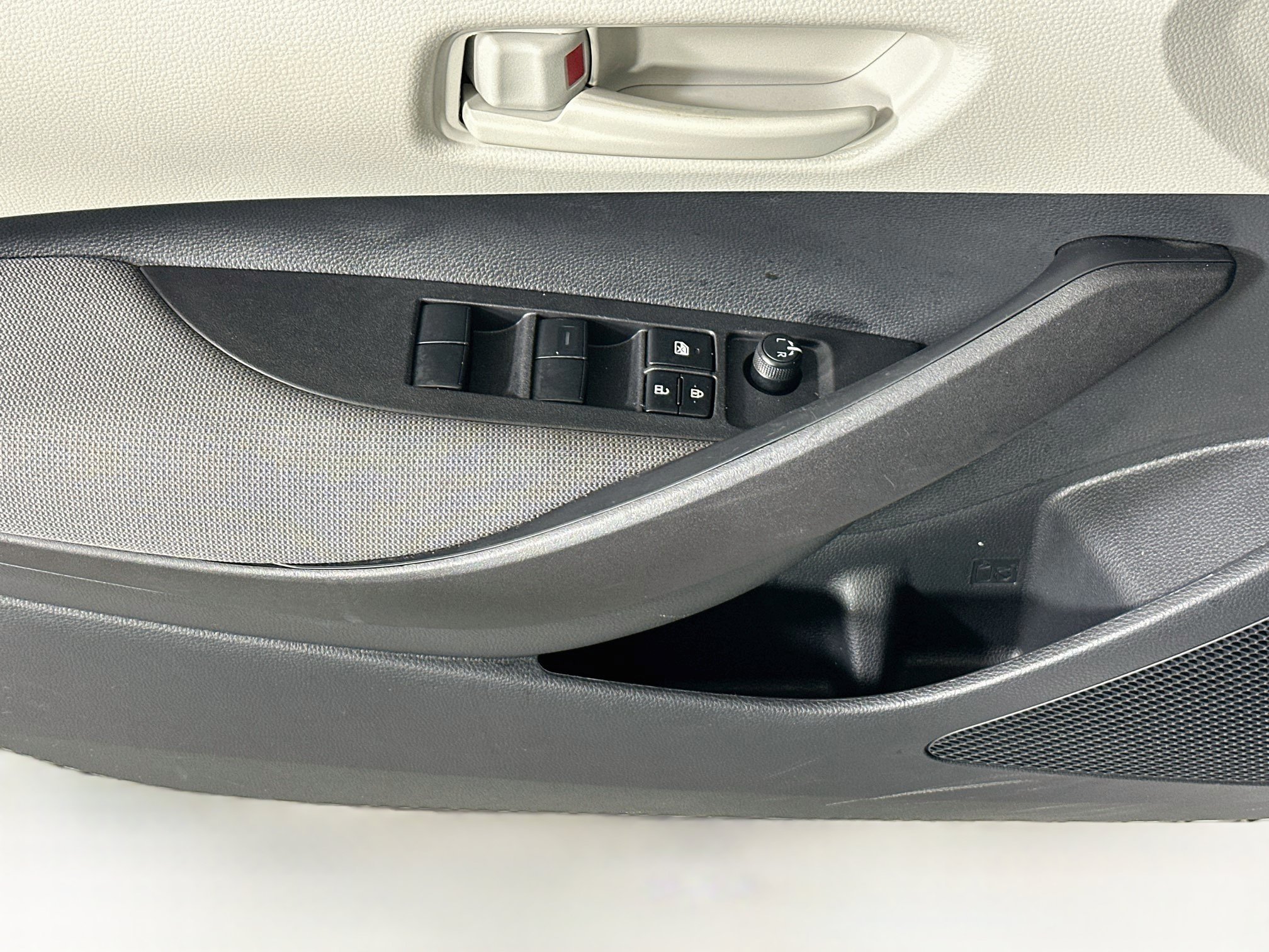 Certified Used 2025 Classic Silver Metallic Toyota LE image 14