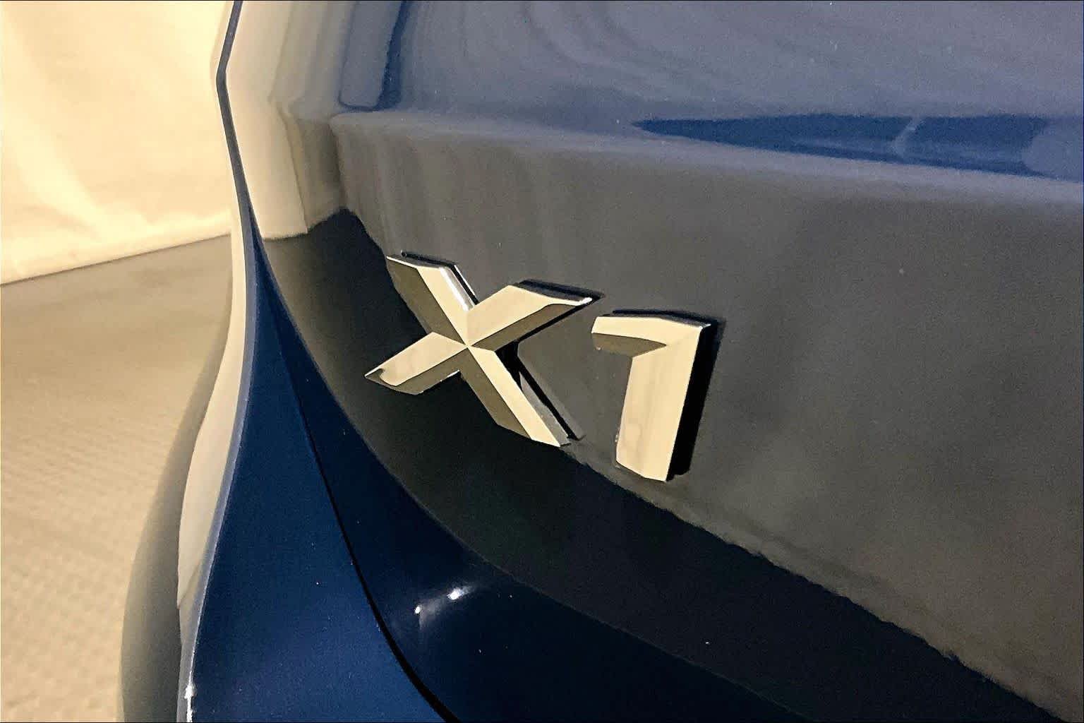 Used 2026 Night Dusk Blue Metallic BMW xDrive28i image 9