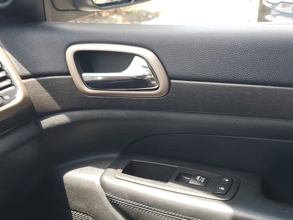 Used 2017 Gray Jeep Laredo image 30