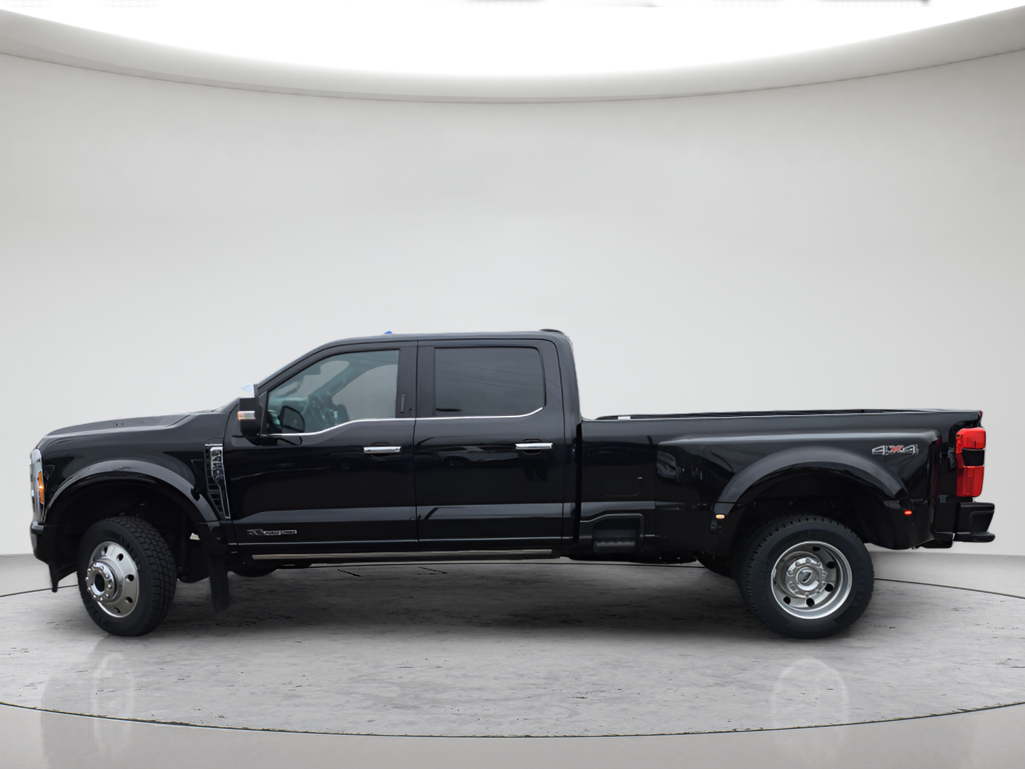 Used 2023 Agate Black Metallic Ford Platinum image 3