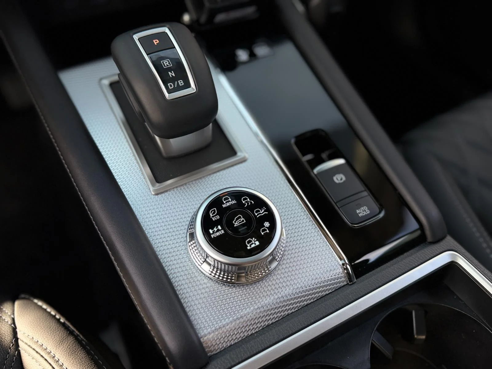 2025 Mitsubishi Outlander Plug-in Hybrid SEL - Photo 21