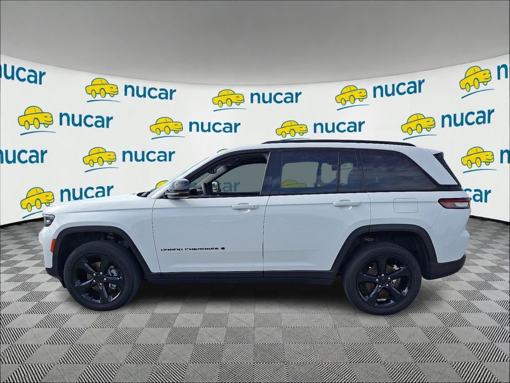 Used 2023 White Jeep Altitude X image 4
