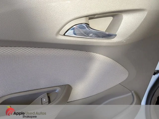 Used 2018 White Chevrolet LT image 29