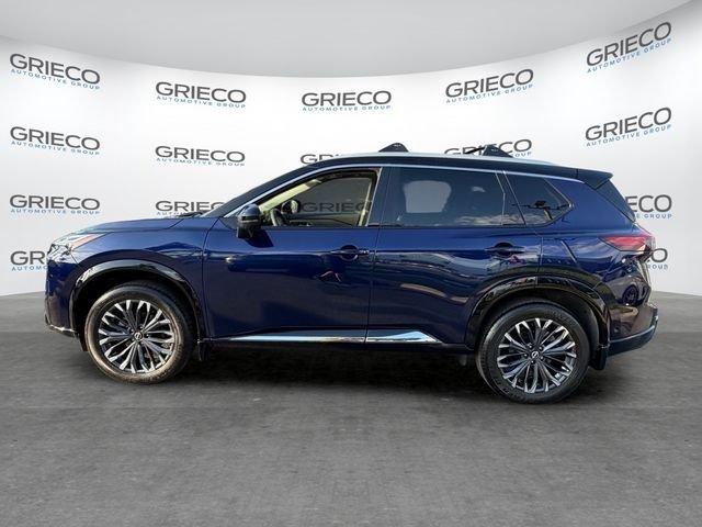 Used 2024 Blue Nissan Platinum image 4