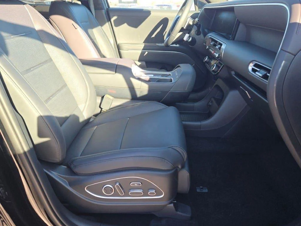 Used 2026 Abyss Black Pearl Hyundai Calligraphy image 7