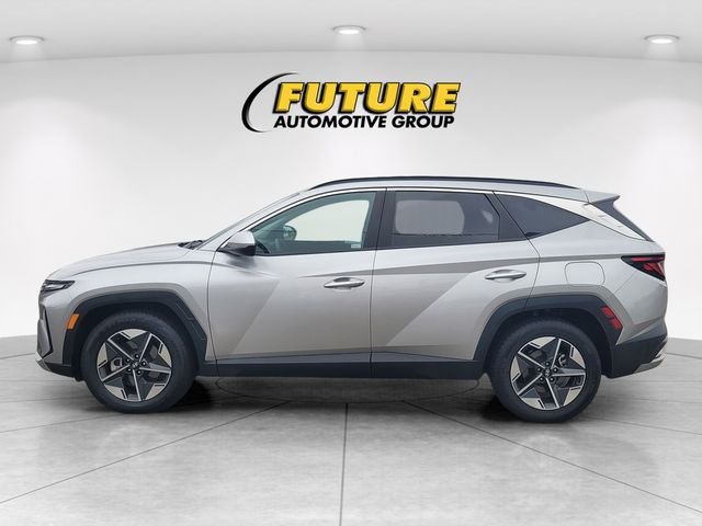 Used 2025 Silver Hyundai SEL image 6