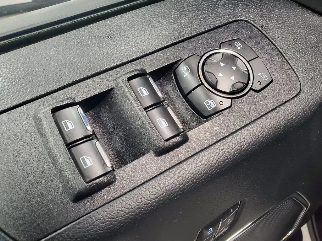 Used 2020 White Ford XL image 11