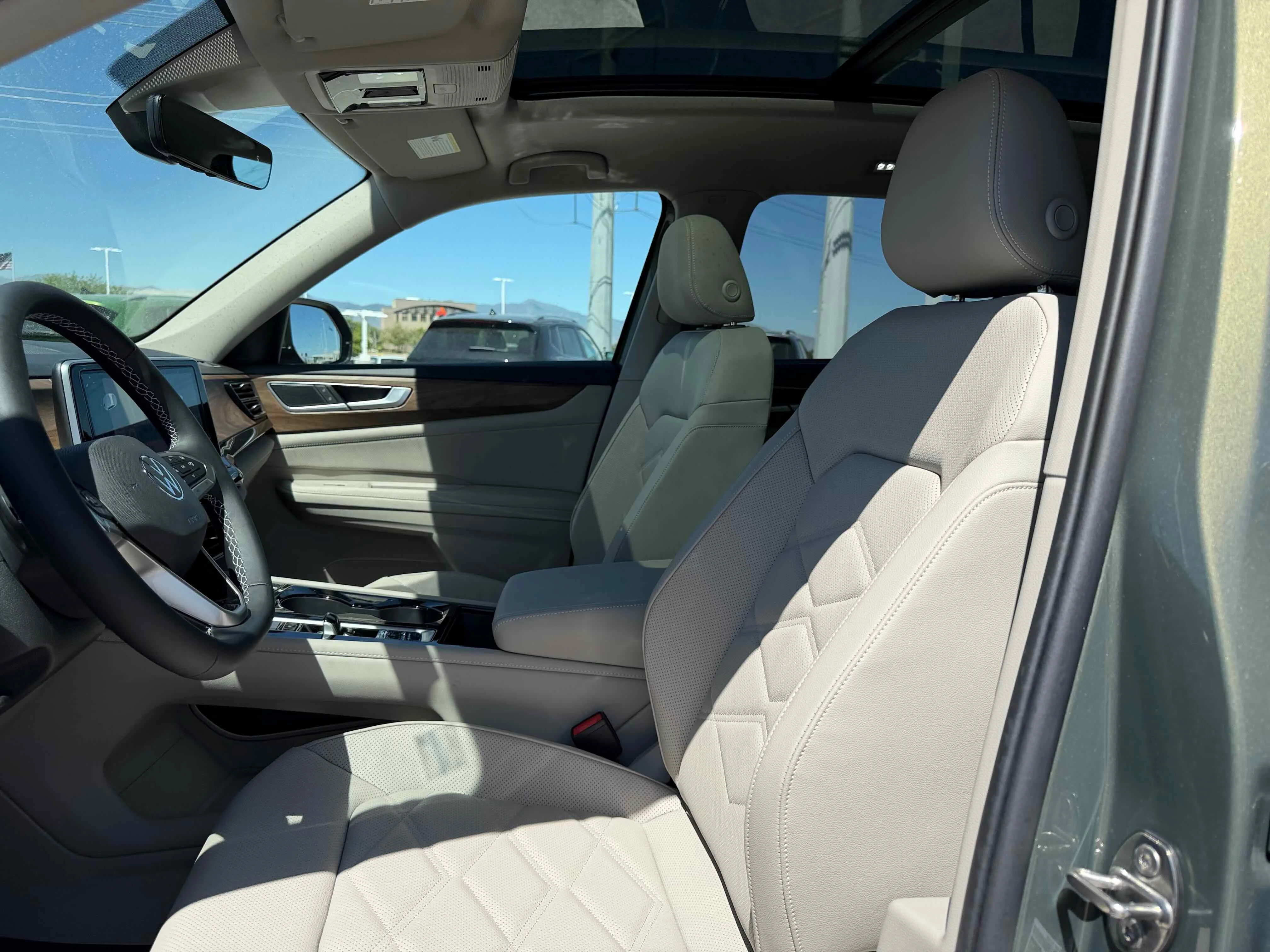 New 2026 Green Volkswagen 2.0T SE w/Technology image 4
