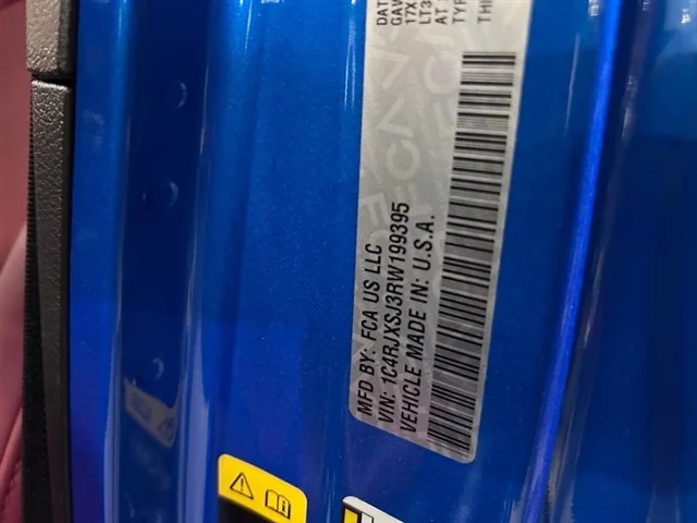 New 2024 Hydro Blue Pearl-Coat Exterior Paint Jeep Rubicon 392 image 20
