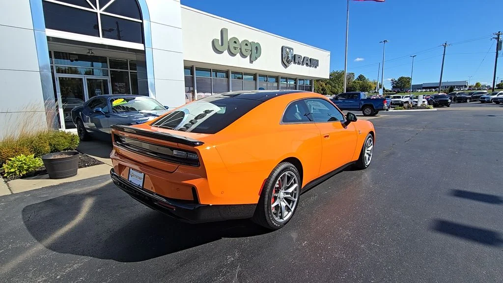 2026 Dodge Charger Daytona Scat Pack - Photo 8