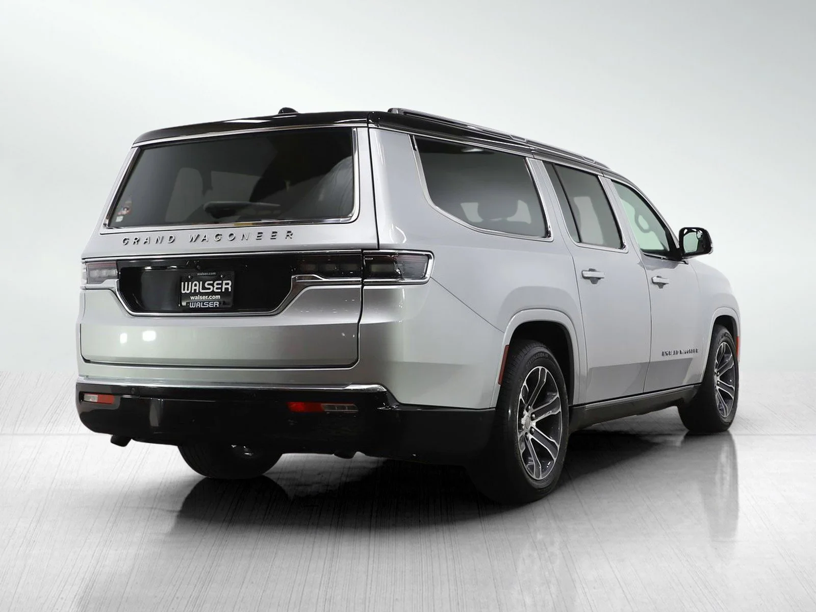 Used 2024 Silver Zynith Jeep  image 6