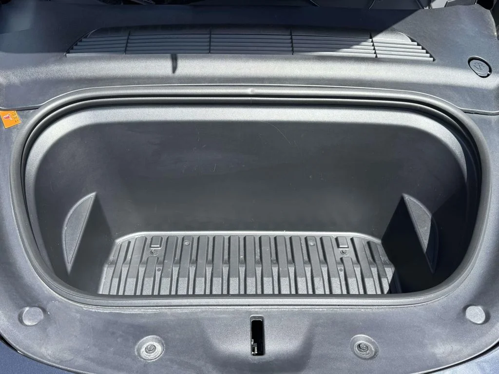 Used 2025 Stealth Gray Tesla Long Range image 13