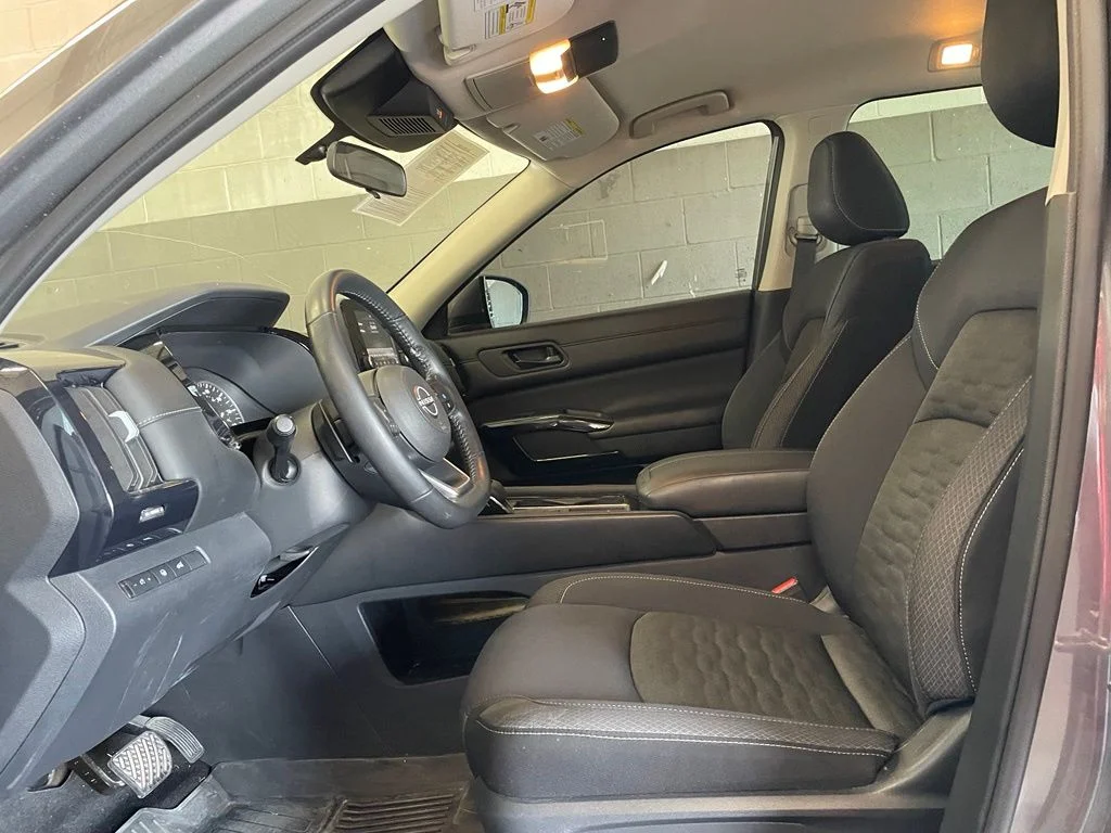 Used 2025 Gray Nissan SV image 10