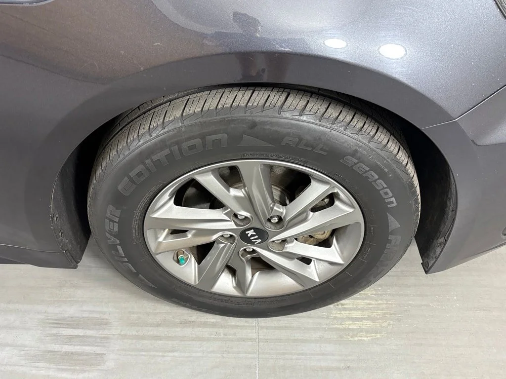 Certified Used 2019 Platinum Graphite Kia LX image 11