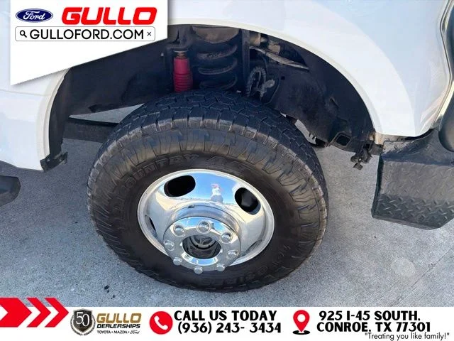 Used 2017 Oxford White Ford Lariat image 3
