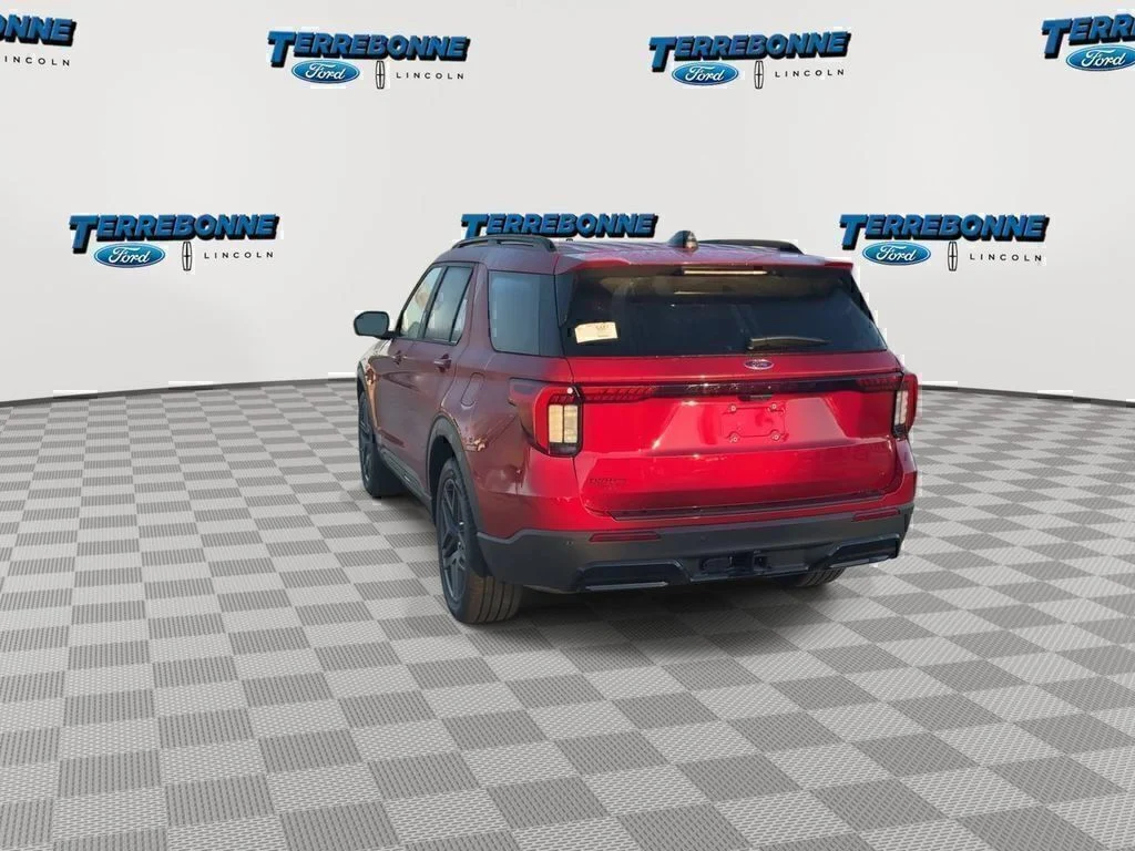 New 2026 Rapid Red Metallic Tinted Clearcoat Ford ST-Line image 7