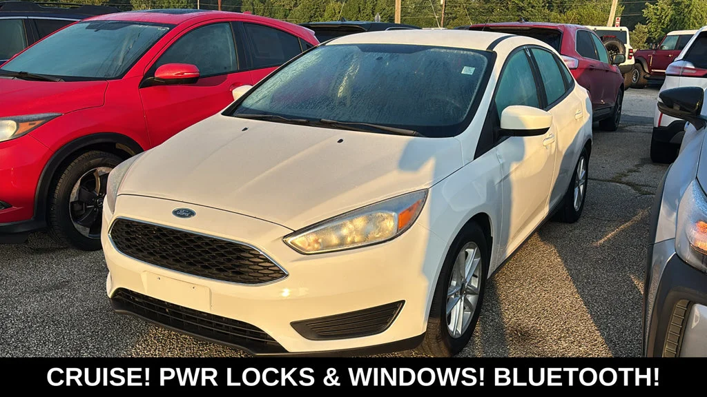 Used 2018 White Ford SE image 3