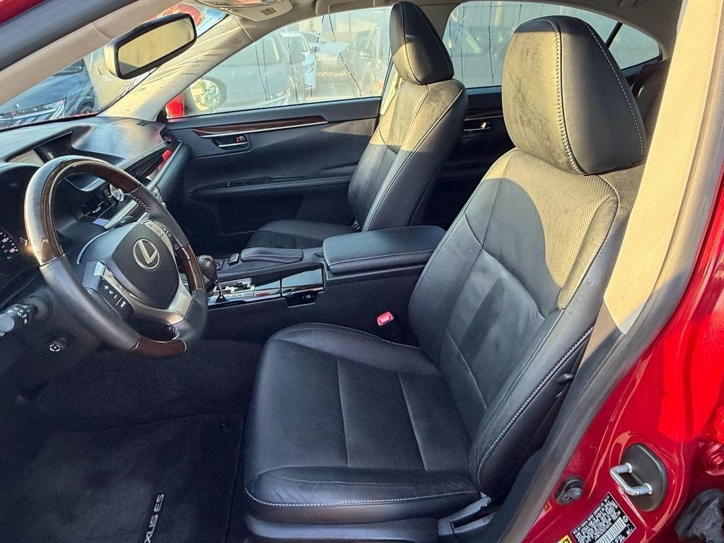 Used 2014 Red Lexus 350 image 10