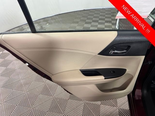 Used 2014 Basque Red Pearl II Honda Touring image 27