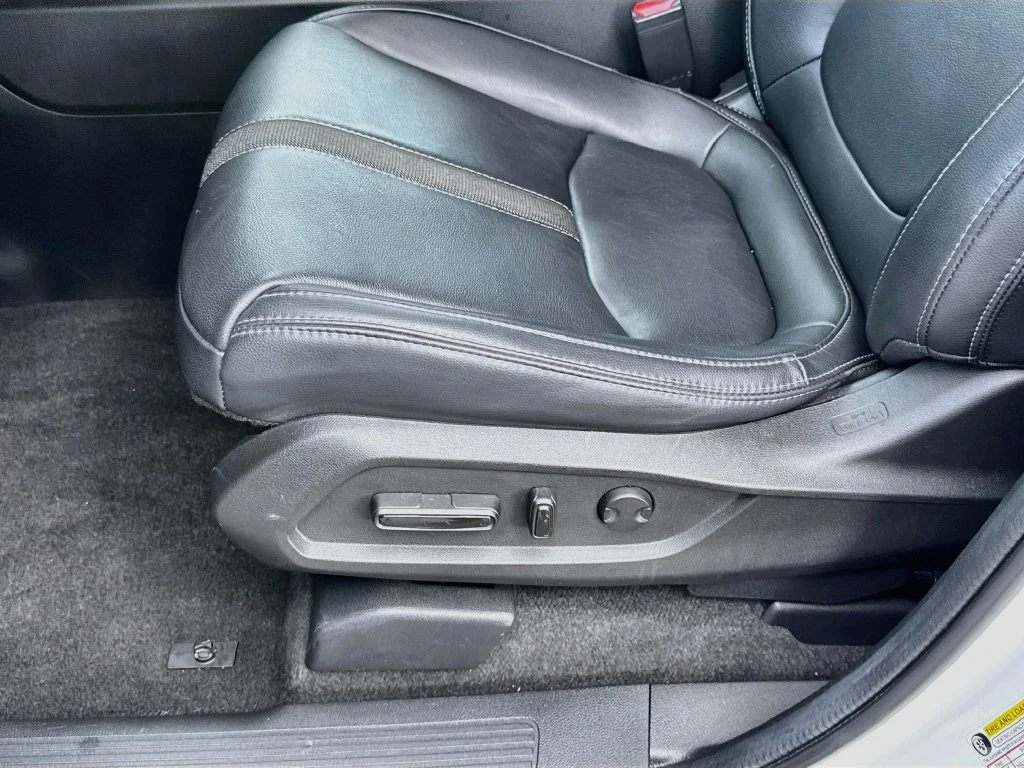 Used 2024  Honda EX-L image 19