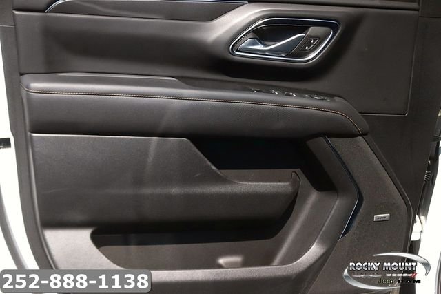 Used 2024 White GMC AT4 image 11