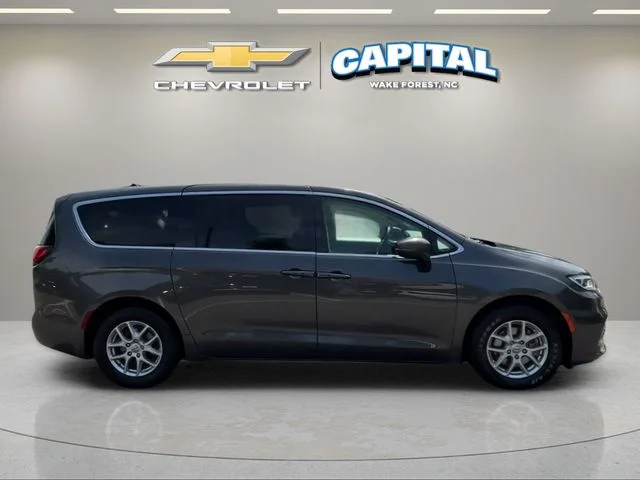 Used 2023 Gray Chrysler Touring L image 6