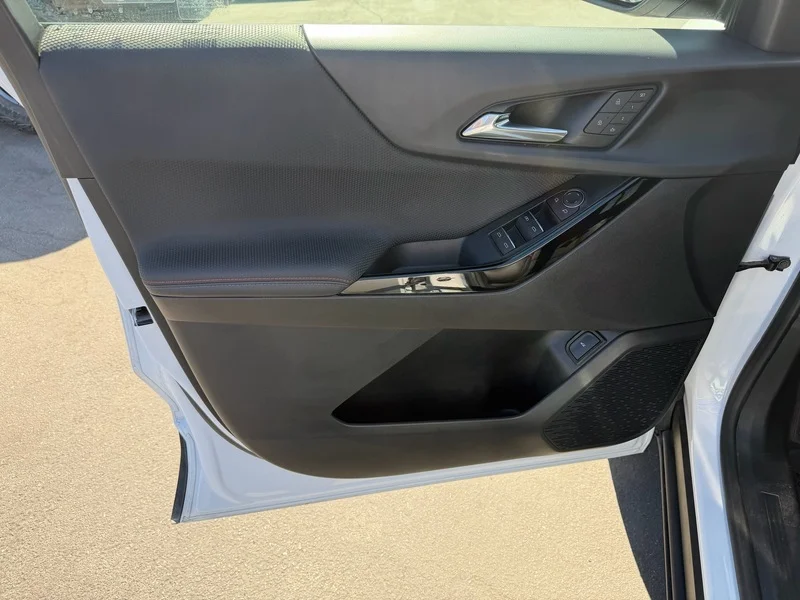 Used 2025 Iridescent Pearl Tricoat Chevrolet RS image 15
