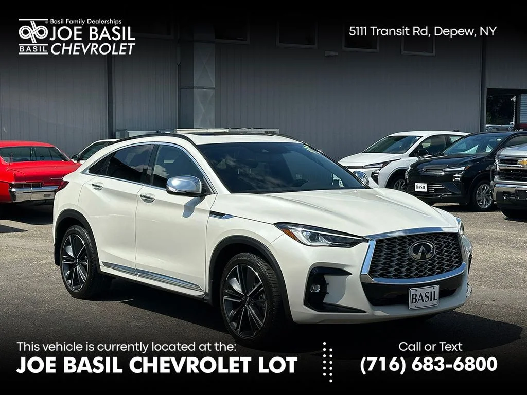 Used 2023 White INFINITI LUXE image 1