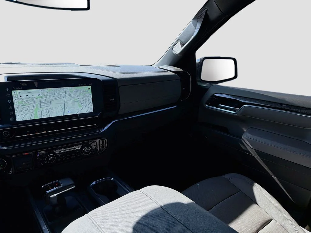 Used 2025 White Chevrolet LTZ image 25