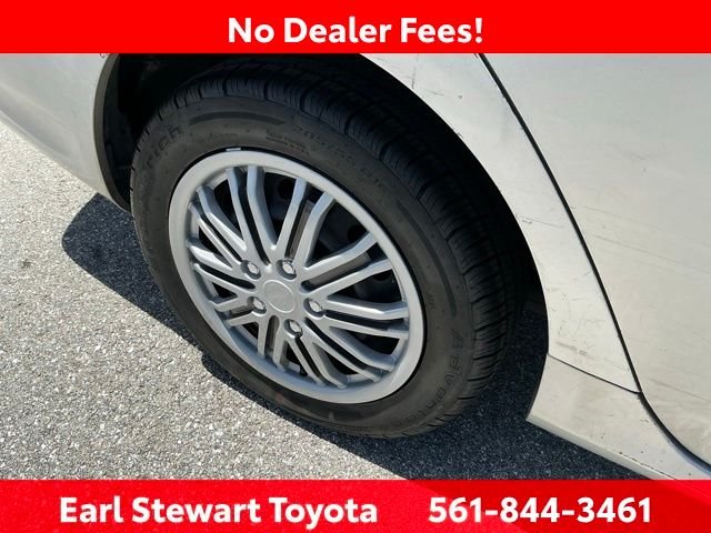 Used 2013 Silver Toyota LE image 34
