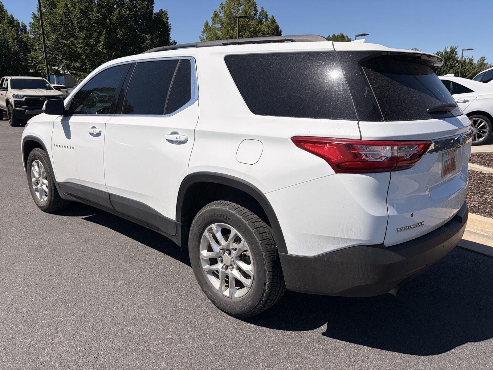 Used 2021 SUMMIT WHITE Chevrolet LT Cloth image 2