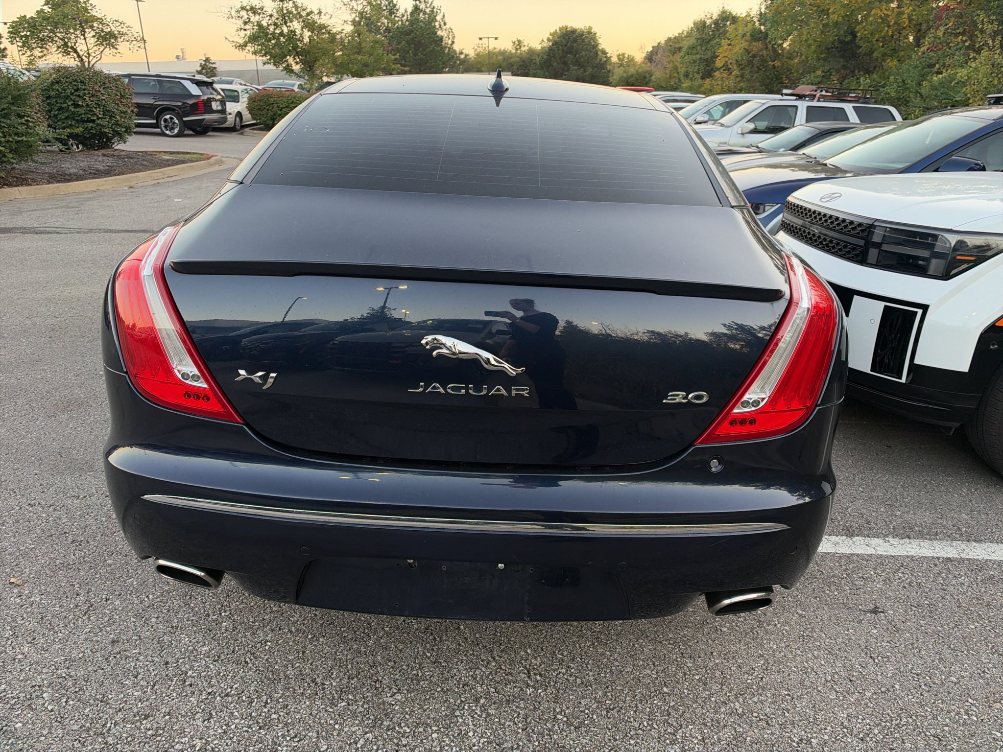 Used 2015 Dark Sapphire Metallic Jaguar XJ image 6