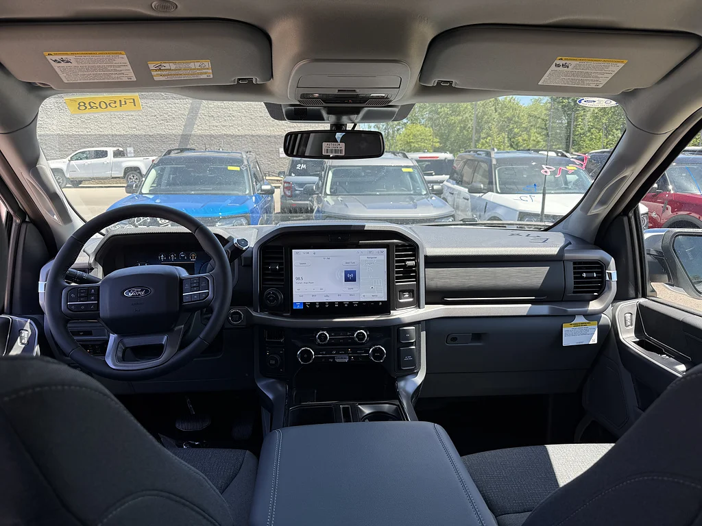 New 2026 Oxford White Ford XLT image 5