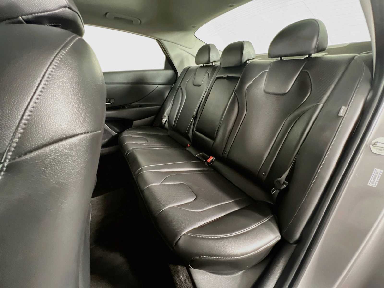 Used 2024 Fluid Metal Hyundai Limited image 26