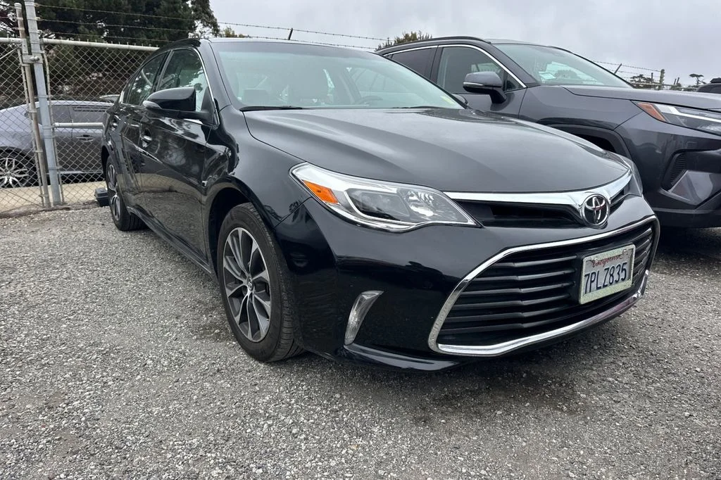 Used 2016 Black Toyota XLE image 2
