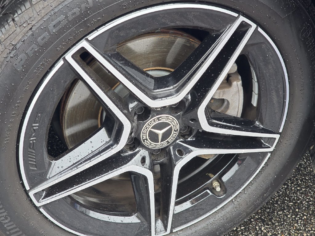 Certified Used 2023  Mercedes-Benz GLB 250 image 13