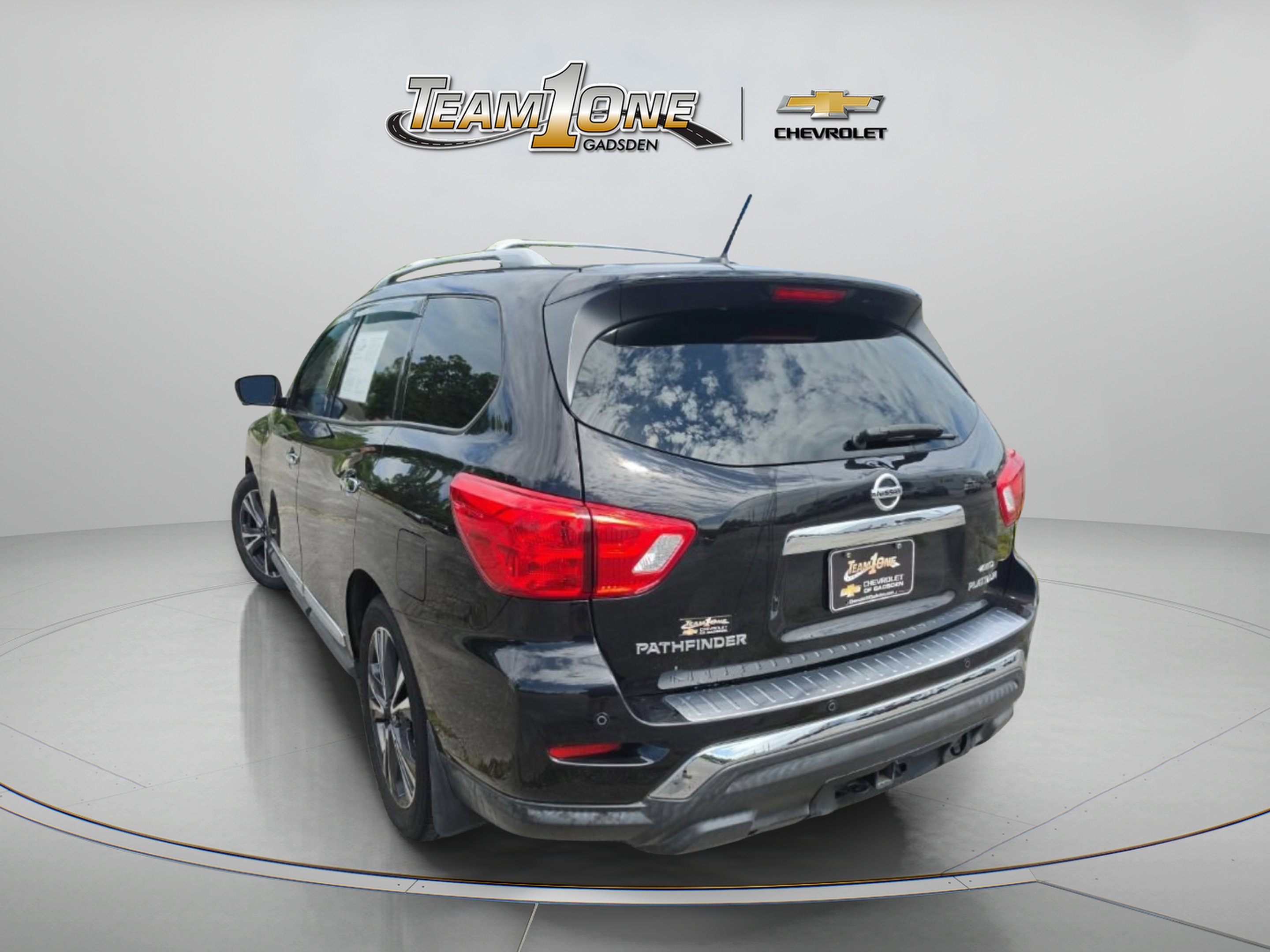 Used 2018 Black Nissan Platinum image 5