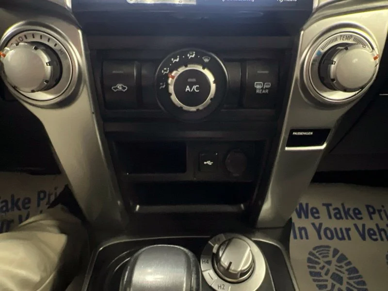 Used 2024  Toyota SR5 Premium image 30