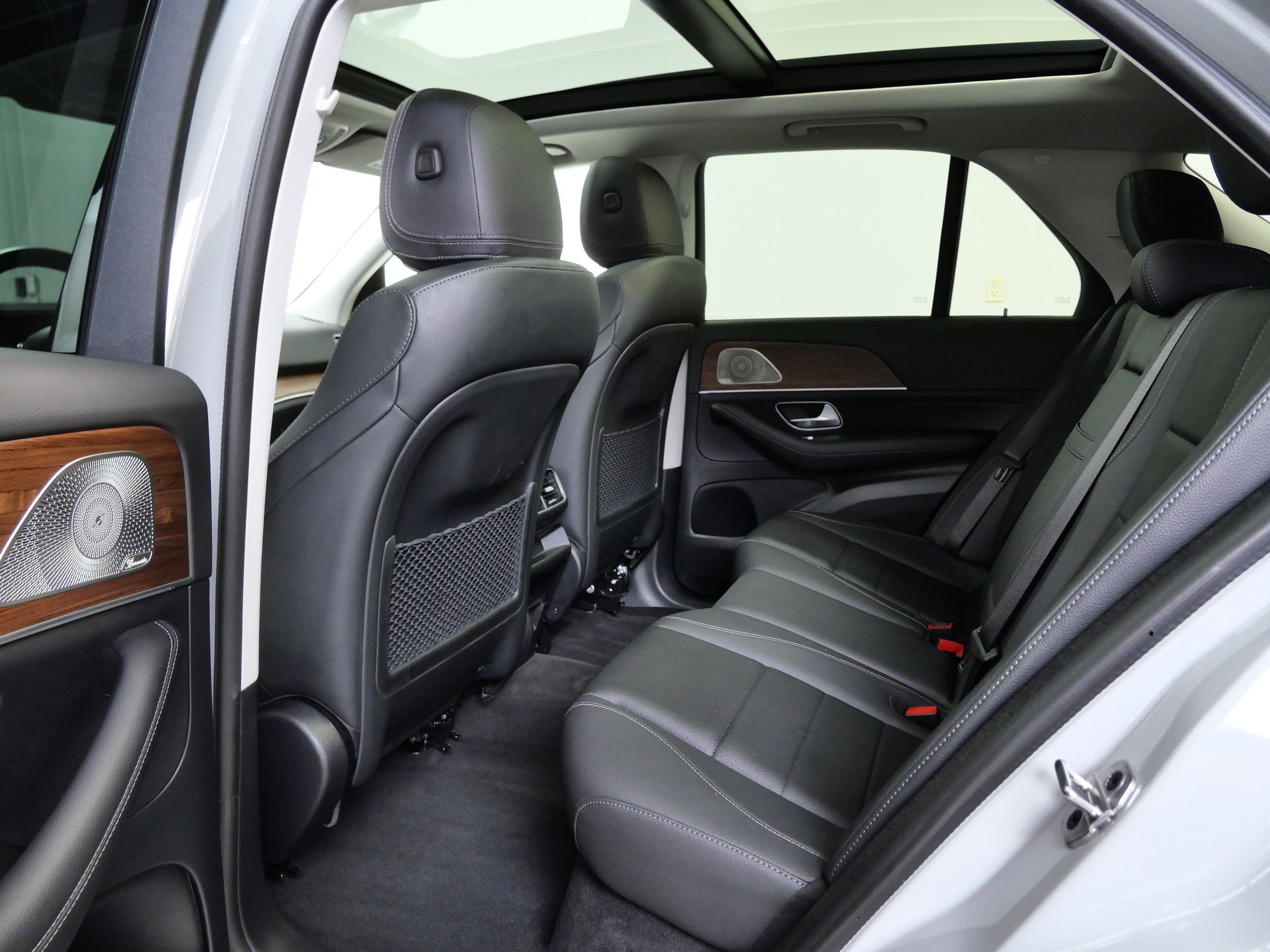Certified Used 2025 MANUFAKTUR Alpine Grey Mercedes-Benz GLE 350 image 16