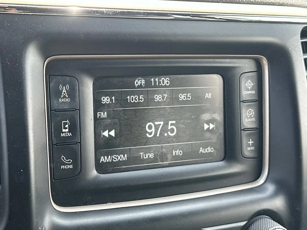 Used 2015 White/off-white Jeep Laredo image 3