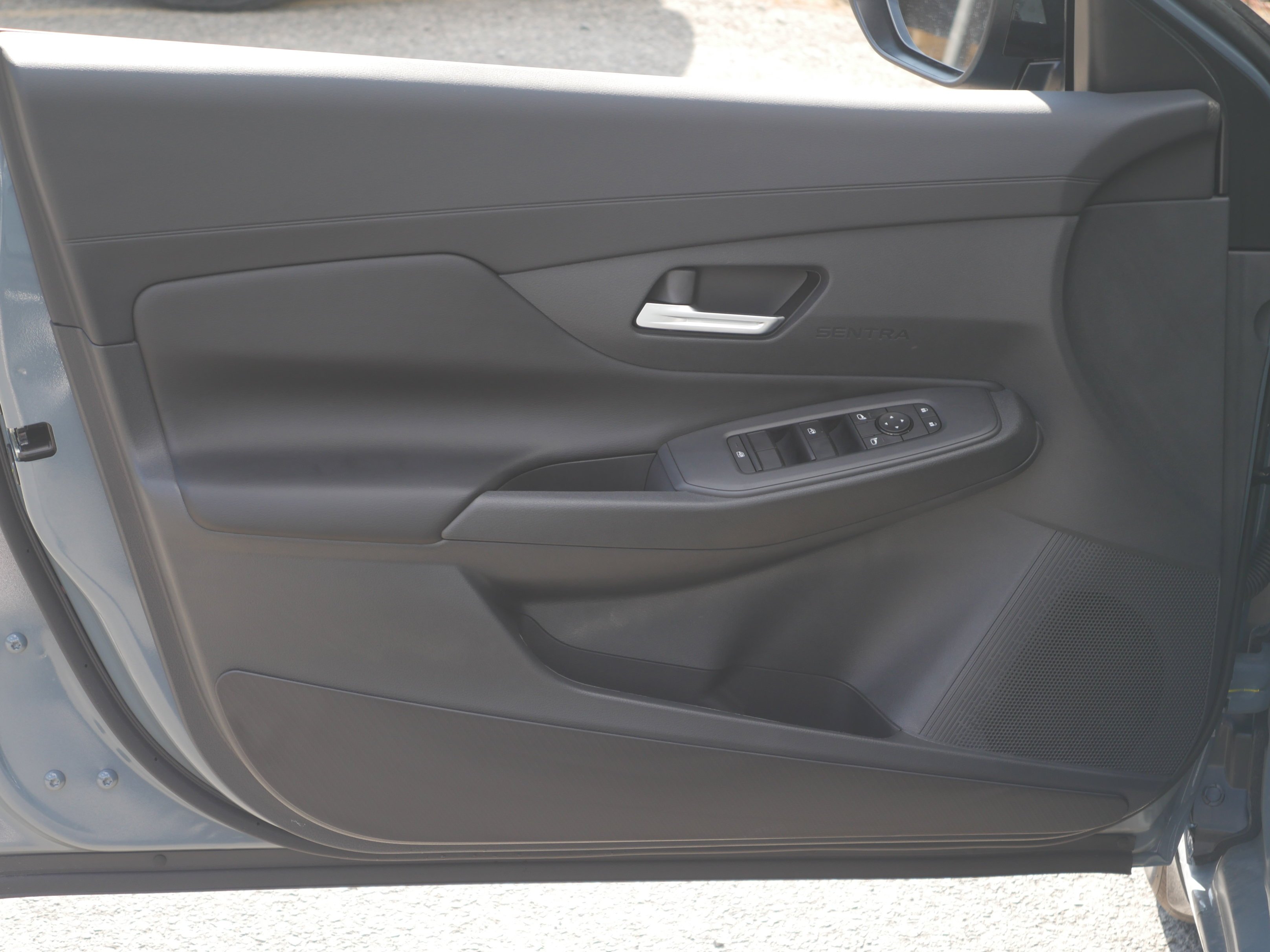 New 2027 Atlantic Gray Metallic Nissan SV image 29