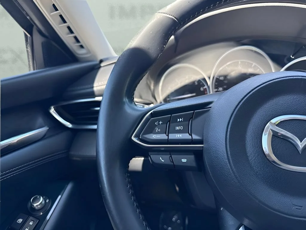 Used 2018  Mazda Grand Touring image 14