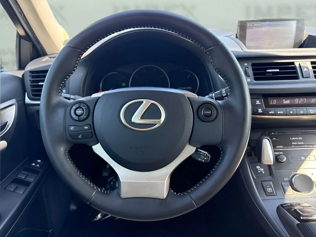 Used 2015 Black Lexus 200h image 14