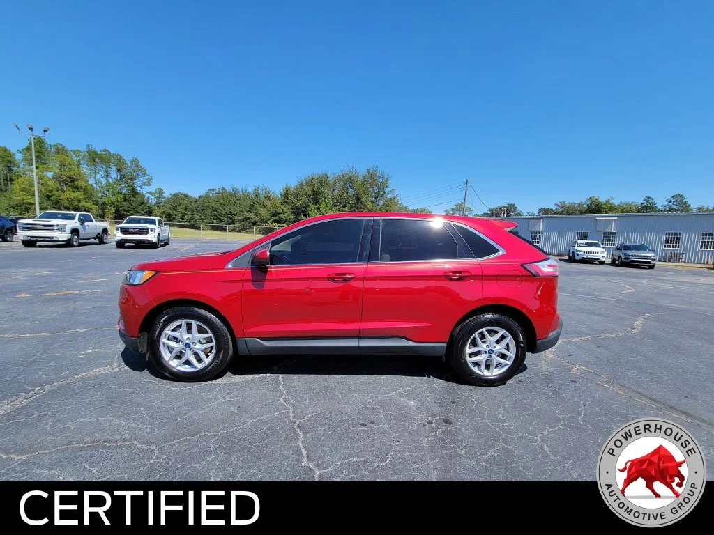 Used 2022 Red Ford SEL image 3