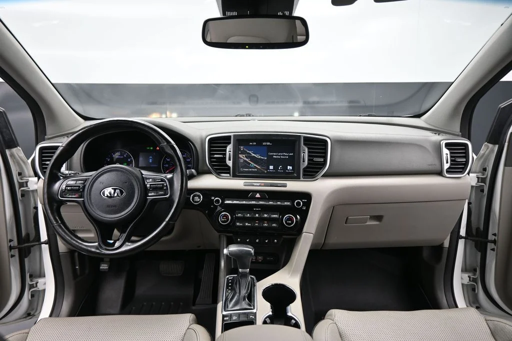 Used 2018 White Kia EX image 22