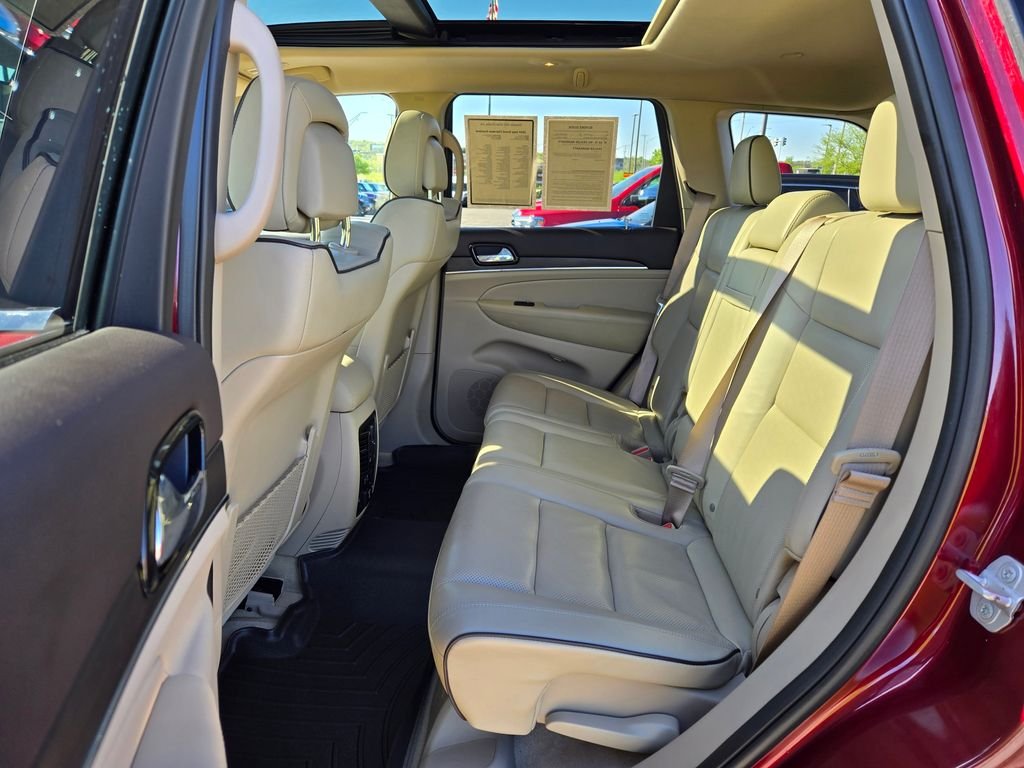Used 2019 Red Jeep Overland image 31