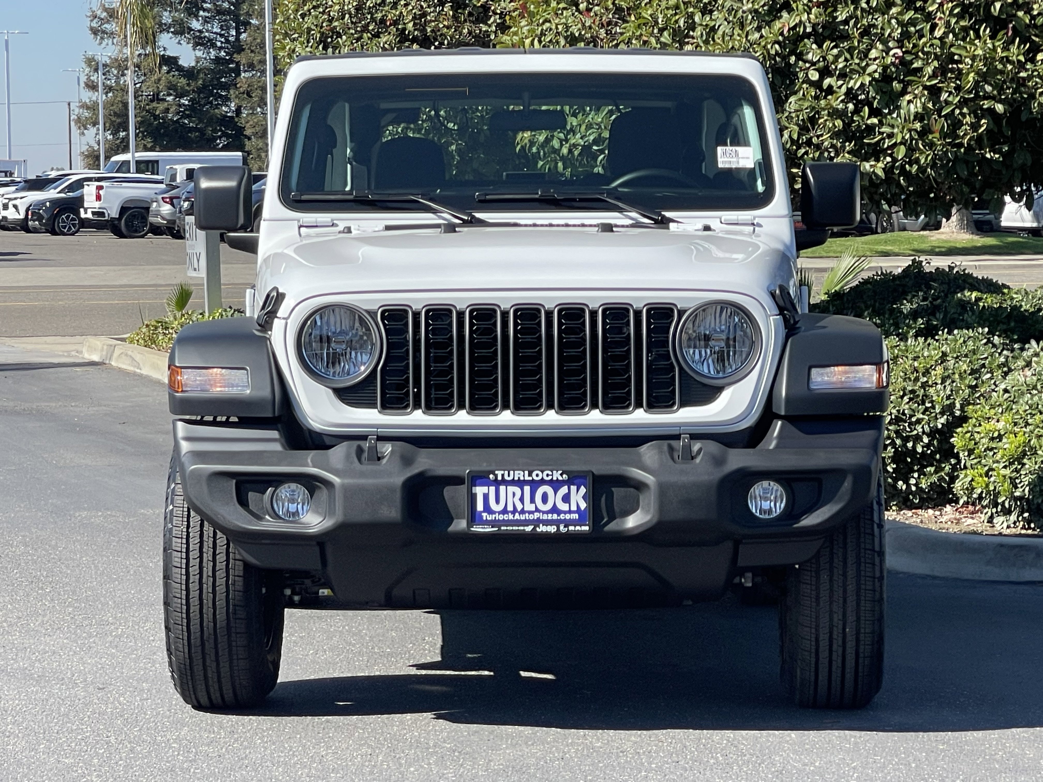 View vehicle photo 4