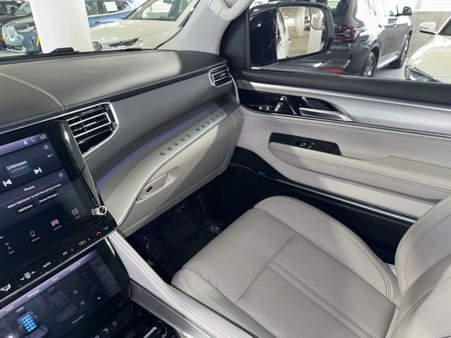 Used 2023 Bright White Clearcoat Jeep Base image 32